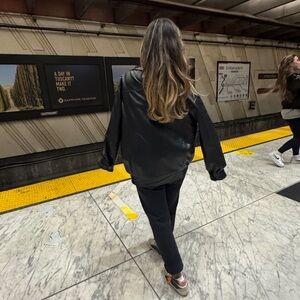 Meet your Posher, Tenzin